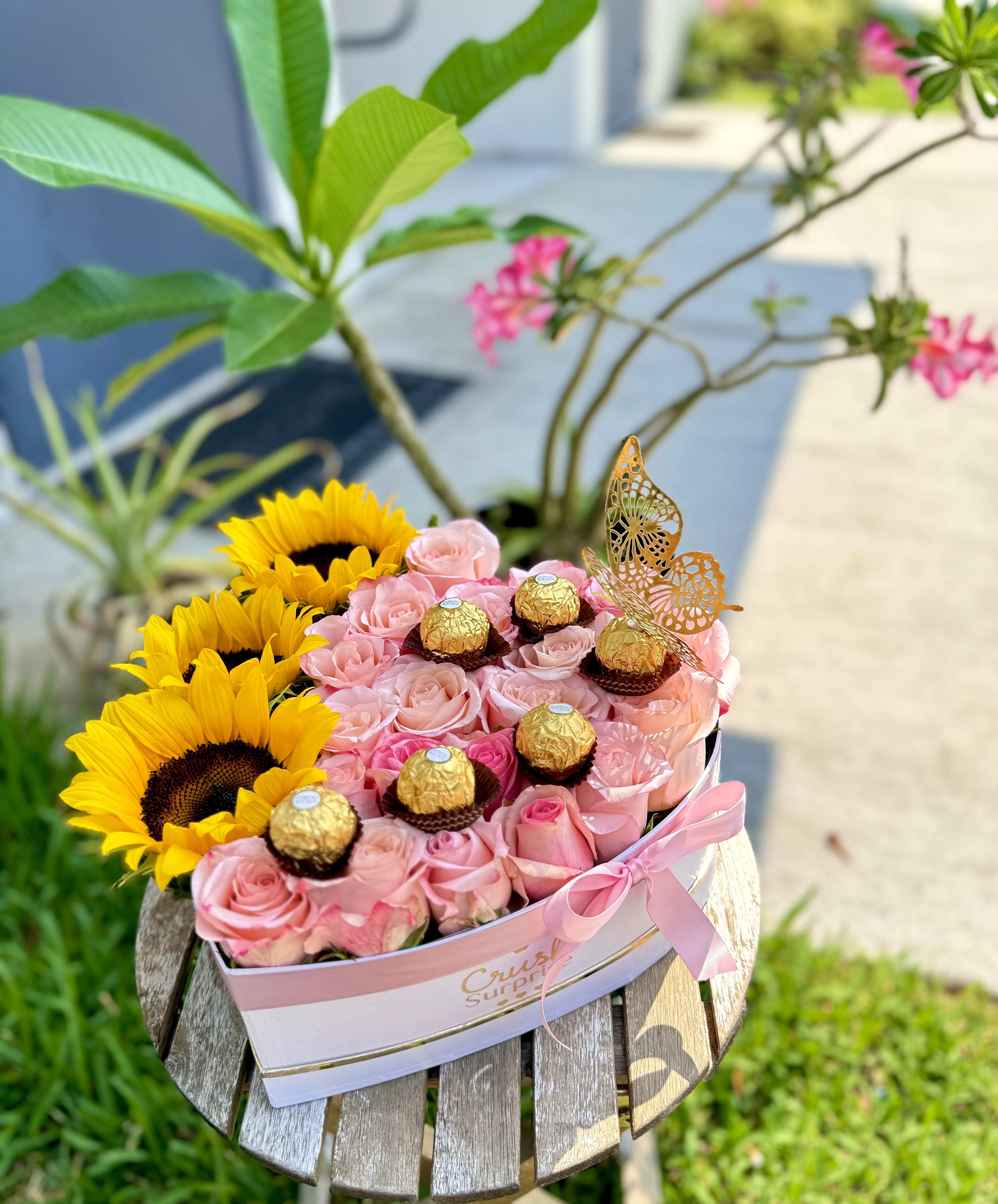 Heart sunflower with roses and Ferrero